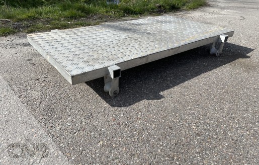 Foto van buisrail / hijsverwarming plateau