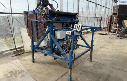 Foto van Kuubskistenkantelaar met doseerband