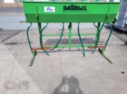 Foto van Basrijs rijenstrooier